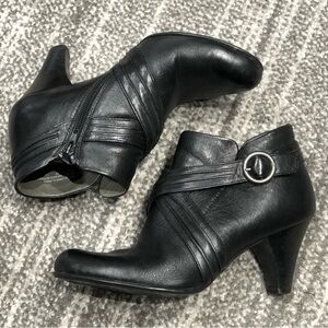 BORN Bootie Size 8.5 Black Leather Zip